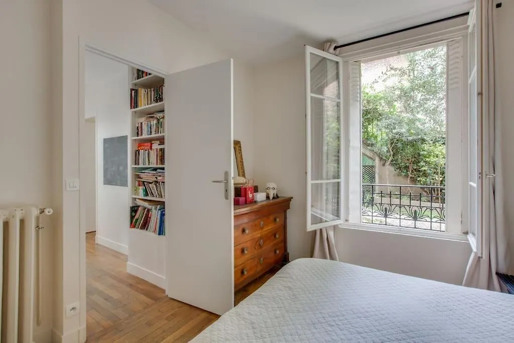 Apartment Elegance And Charm At Villa Leandre Paris