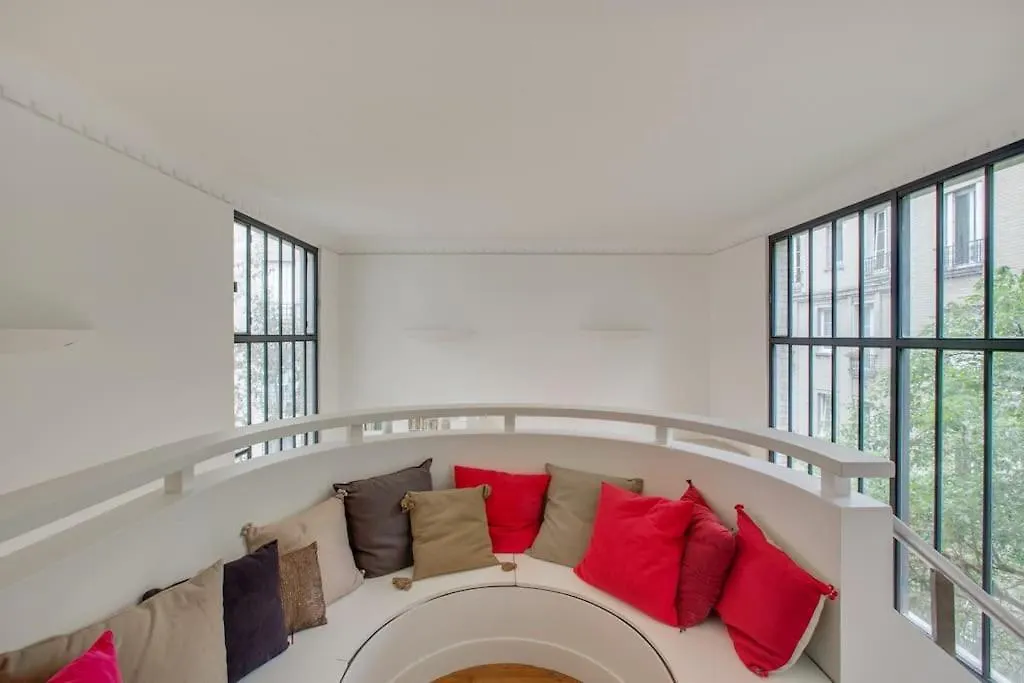 Elegance And Charm At Villa Leandre Paris Apartment